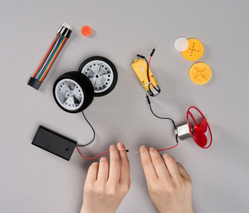 Make-It-Move Electronics Set - Image 7