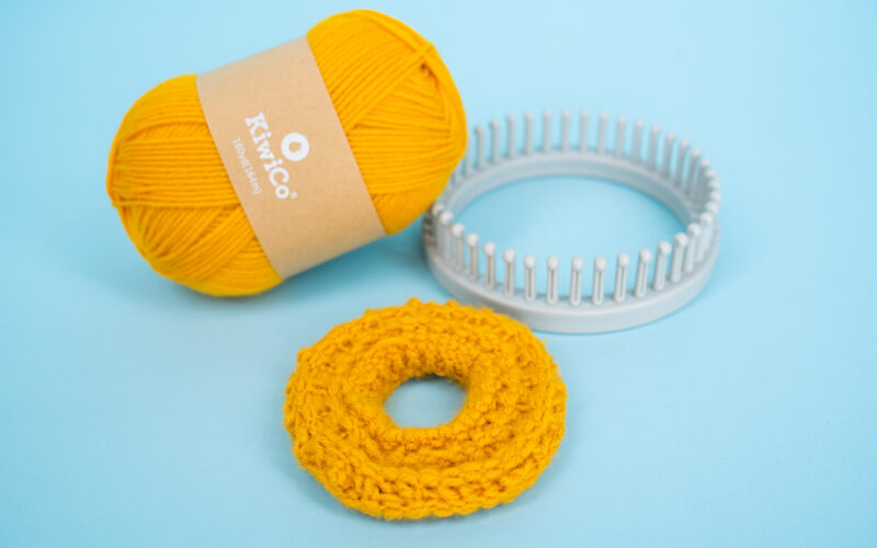 Small Knitting Loom Set - Image 2